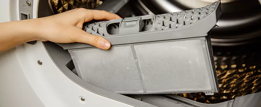 Signs Of A Clogged Dryer Lint Trap in Ridgeland, Mississippi